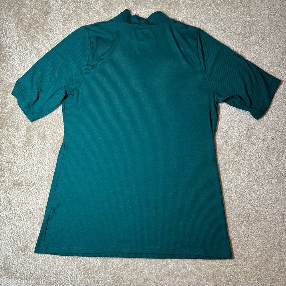 Torrid Super Soft Rib Mock Neck Short Sleeve Top, Green, Size 2 or 18-20, EUC